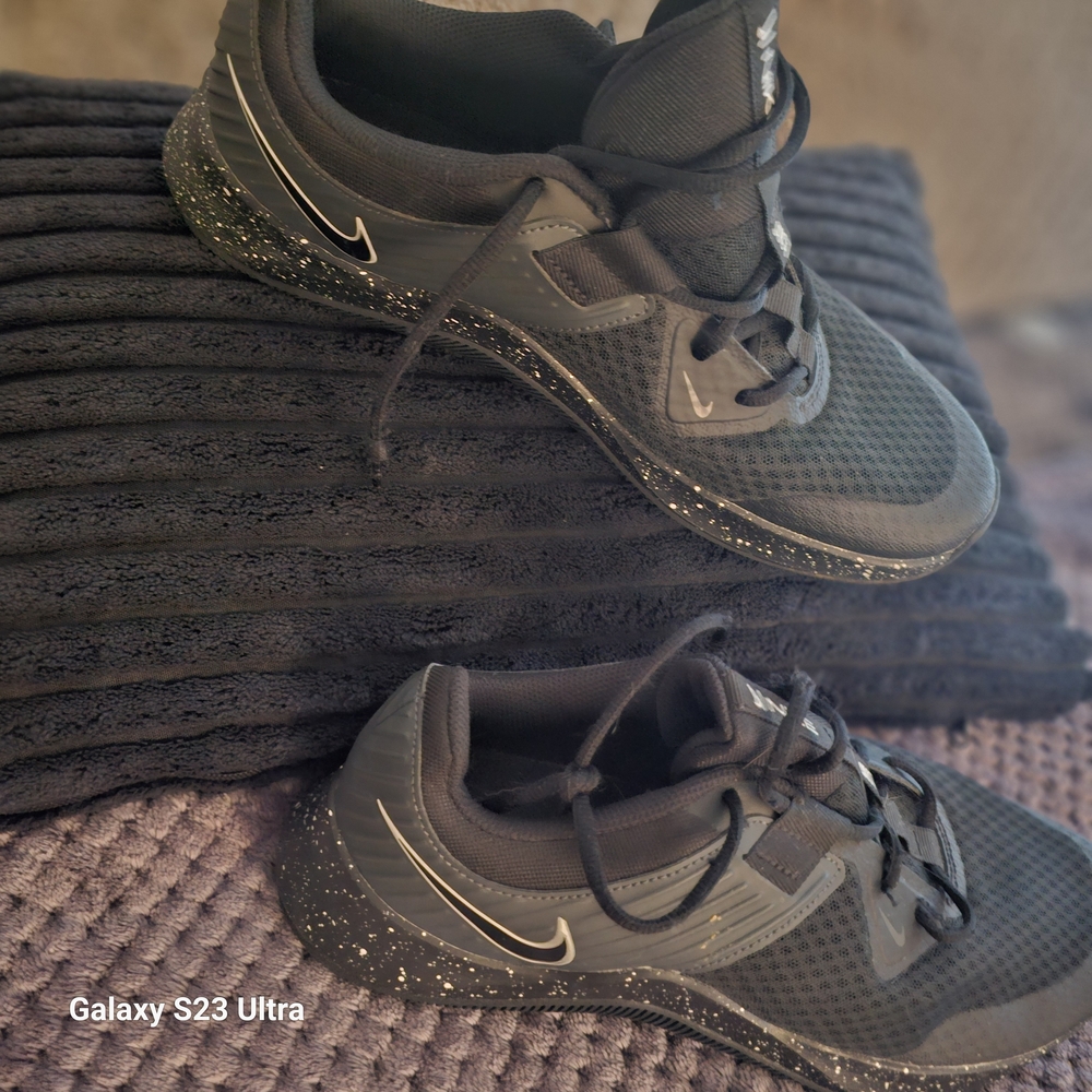 Nike Kids Black and Gray Sneakers